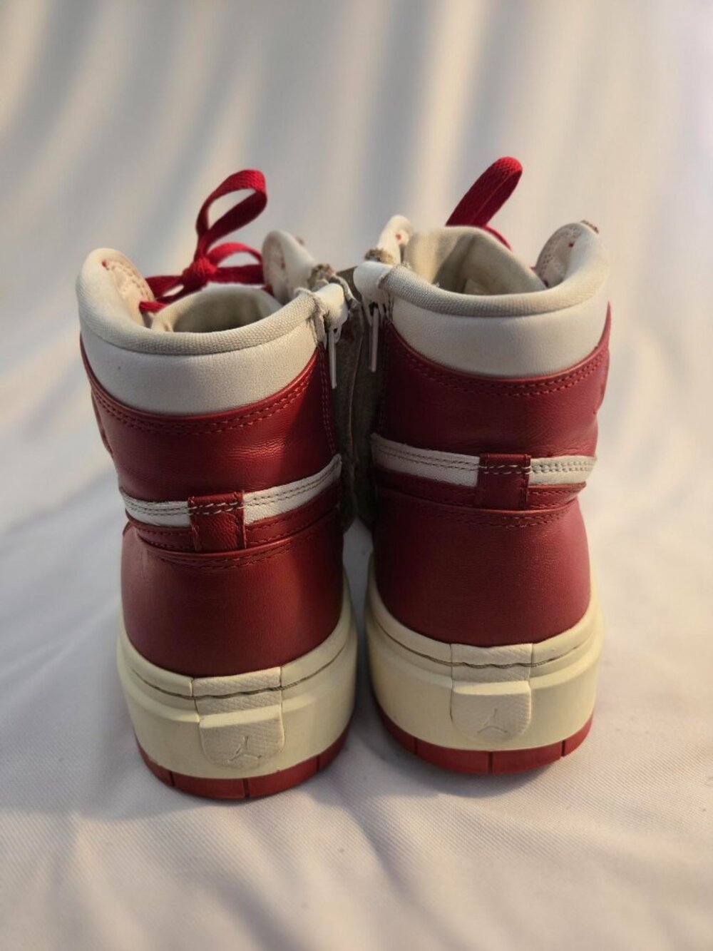 Nike Women’s Air Jordan 1 Elevate High Varsity Red/White Leather Sneakers Size 9 - Picture 4 of 8